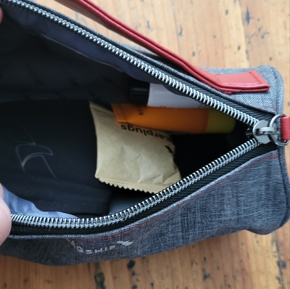 NWT Thirteen Lune Travel Kit - Picture 6 of 7